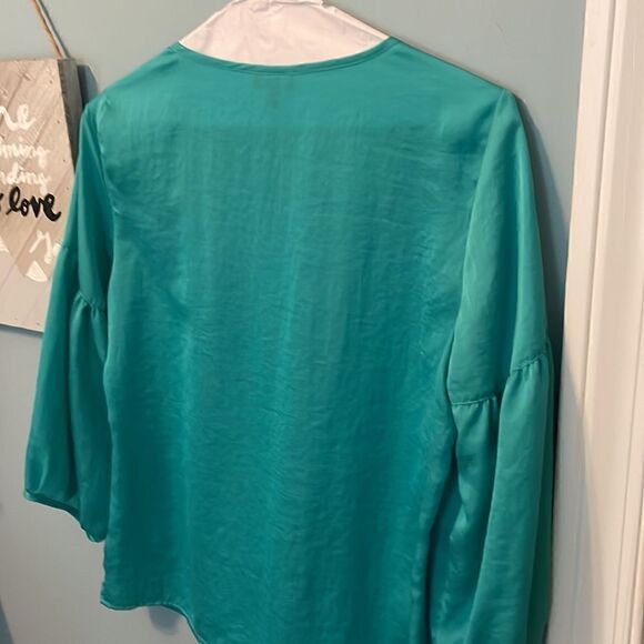 TALBOTS TEAL PLEATED 3/4 SLEEVE BLOUSE - M - Like New - Picture 5 of 8
